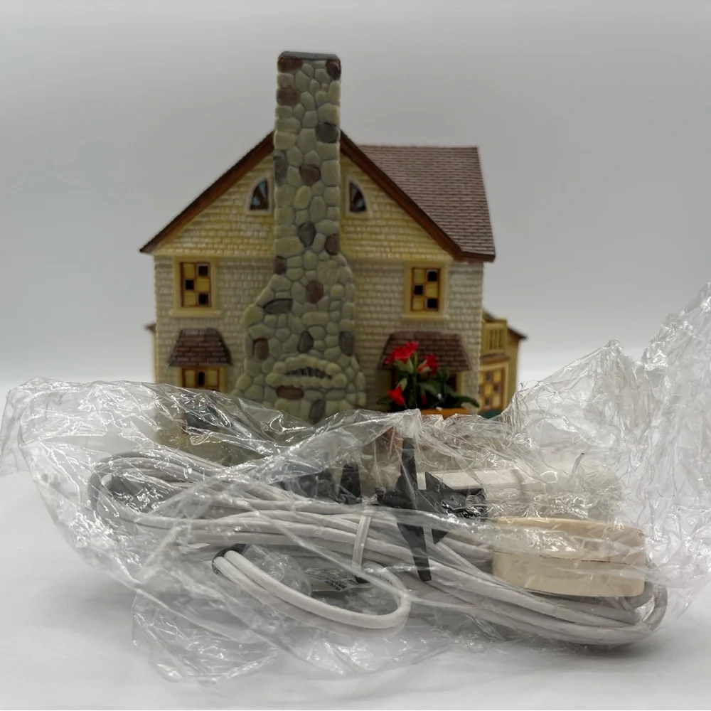 Department 56 1998 Seasons Bay First Edition Inglenook Cottage # 5 53304 Retired